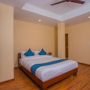 Oyo 273 Hotel Rara Palace
